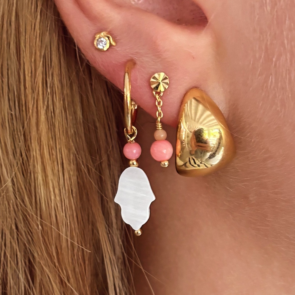 Tres Petit Etoile Earring with Coral - Single